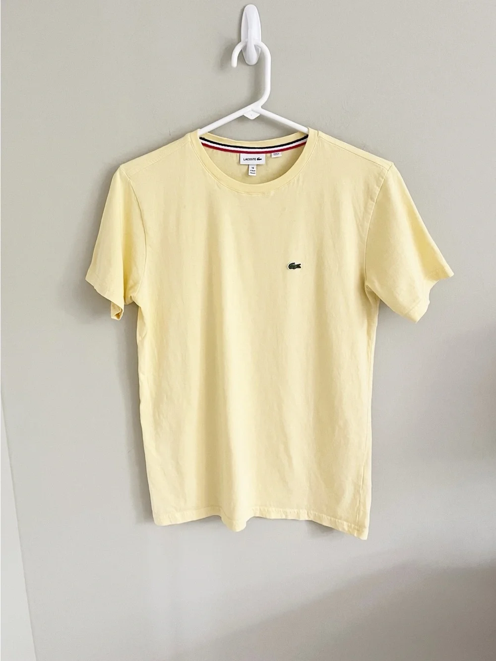 Lacoste alligator 🐊 logo lemon 🍋 yellow t shirt sz 16